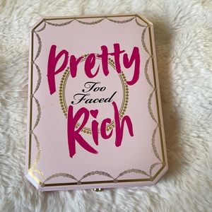 Pretty rich too faced eyeshadow palette
